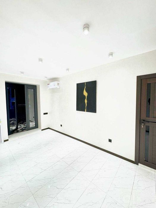 Продаётся офис Яккасарай р-н 37м2 Ракат Срочно