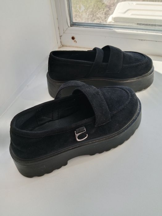 Продам женские туфли