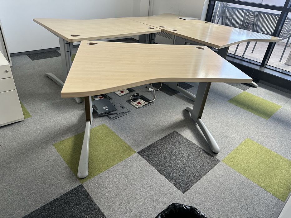 Ергономично  офис бюро Steelcase 120х80 – висок клас, налични 20 бр.