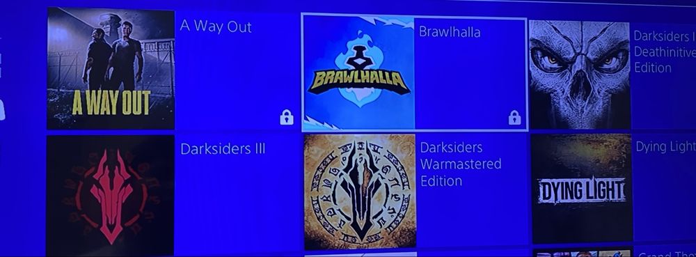 продам PS4 pro в хорошем состоянии