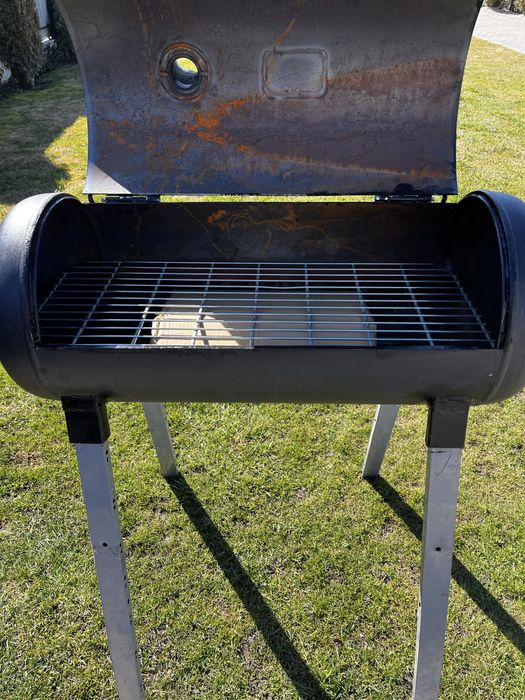 Grill pe carbuni
