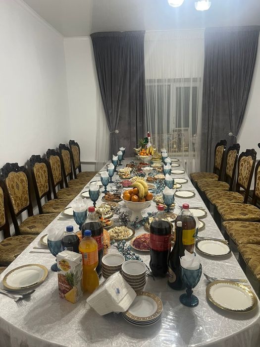 Стол со стульями