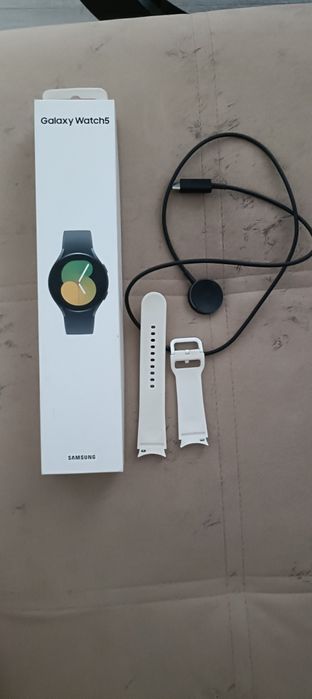 Продам часы Samsung galaxy watch 5