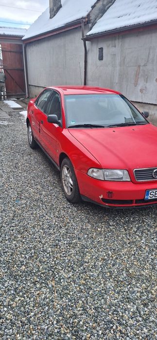 Vând Audi A4  berlină