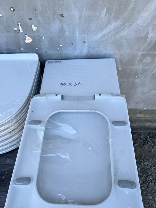 Крышка с сиденьем для унитаза