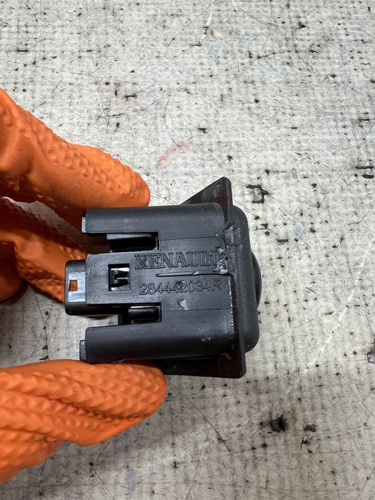 camera marsarier dacia duster 2019