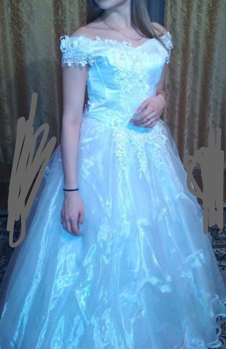 Свадебные платья продам