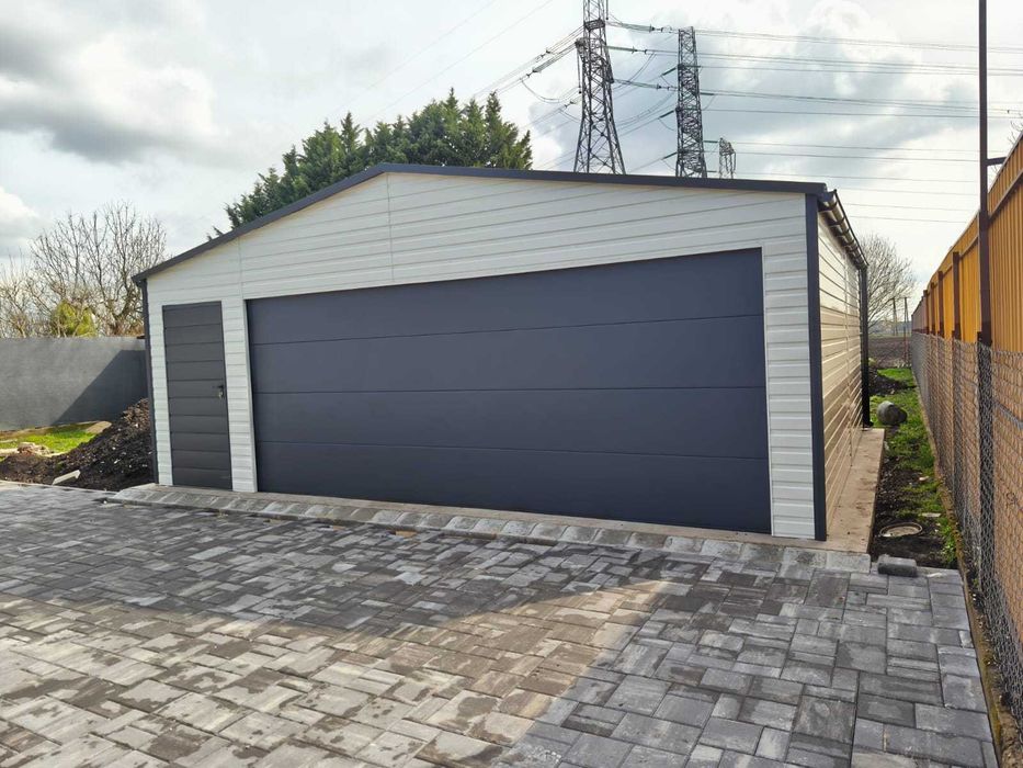 Garaj din tablă 7m x 7m în varianta PREMIUM cu ușă secțională