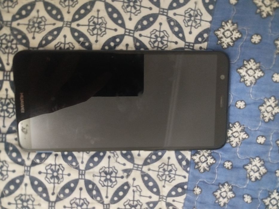 Продаю телефон Huawei p smart