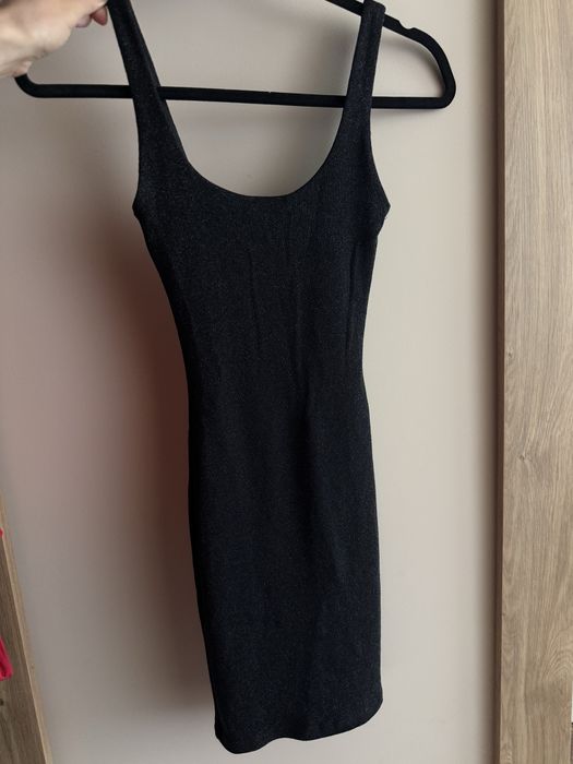 Къса черна рокля Bershka