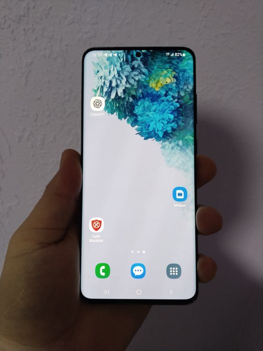 S20 ultir sotiladi Kimga kere bòsa tel qilin Qotmaydi ishlashi zor cha