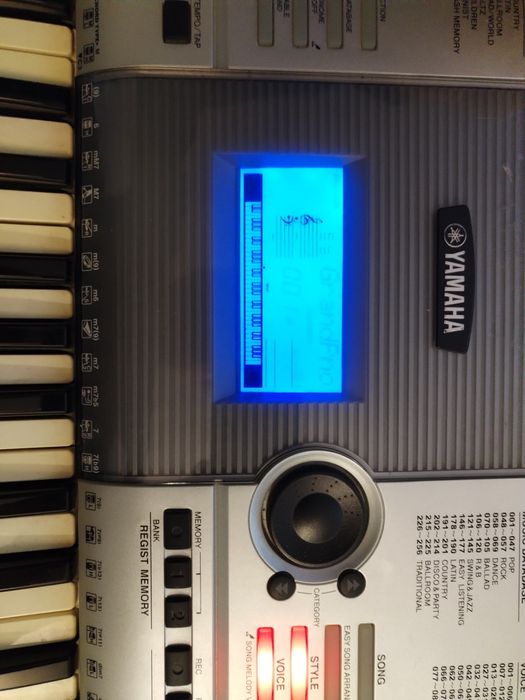 Orga-claviatura YAMAHA