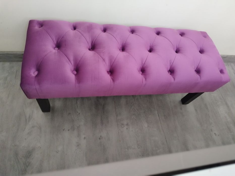 Vând băncuță tapițată , canapeluță din catifea mov