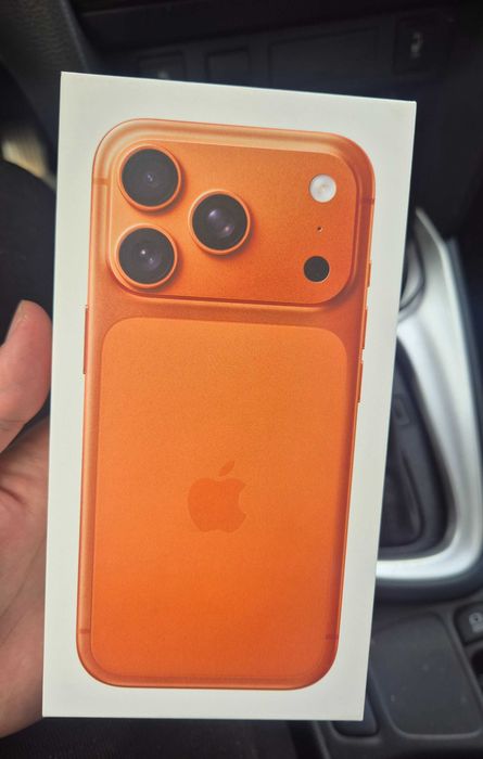 Iphone 17 Pro Cosmic Orange