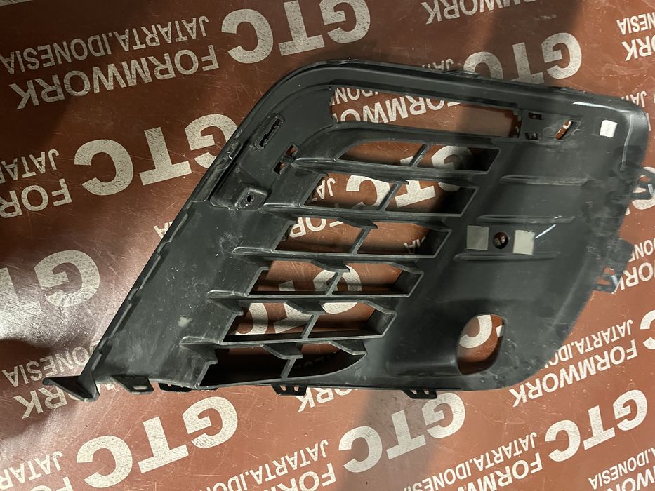 Решетка Peugeot Expert 2016-