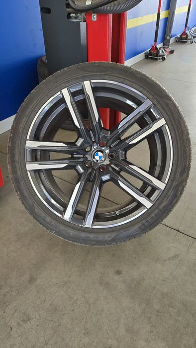 BMW X5 X6 оригинал !!!  джанти с гуми нти  295/35 21 На 315/35 21