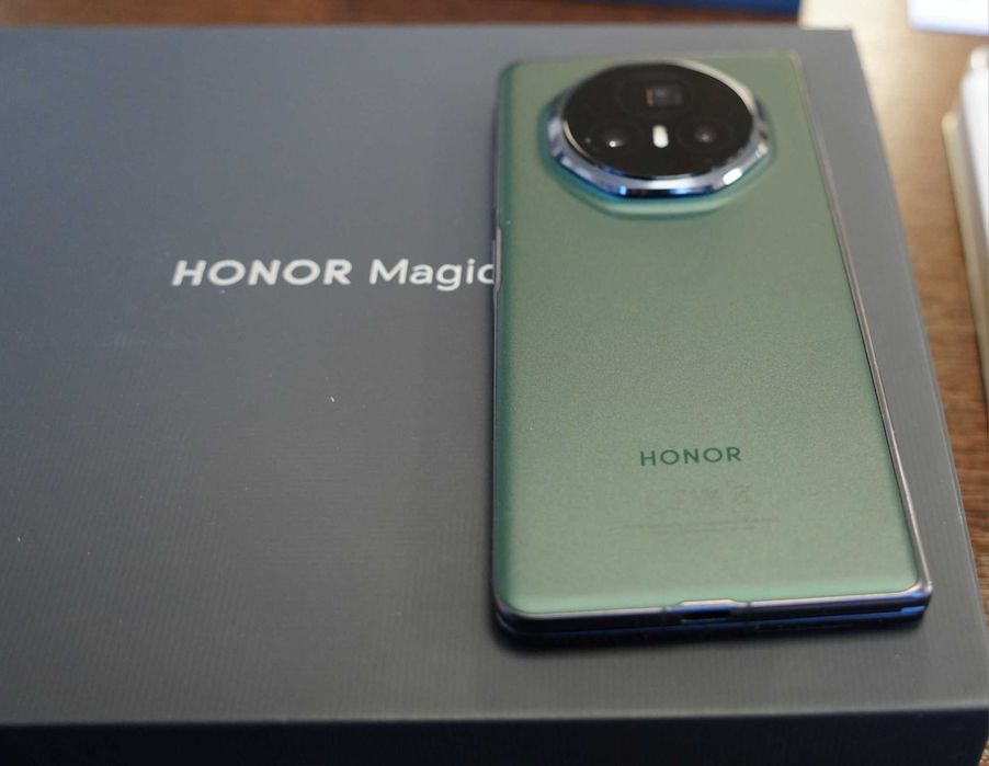 Honor Magic V3 512GB 12GB RAM Fold – Отличен, гаранция до 12.2026