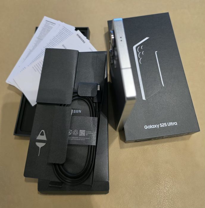 Samsung  Galaxy  S25 Ultra  Silverblue 1TB