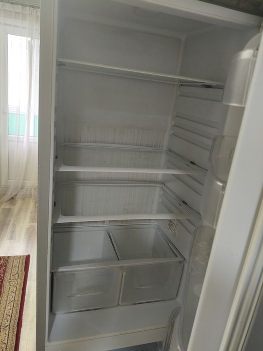 Продам двухкамерный холодильник
