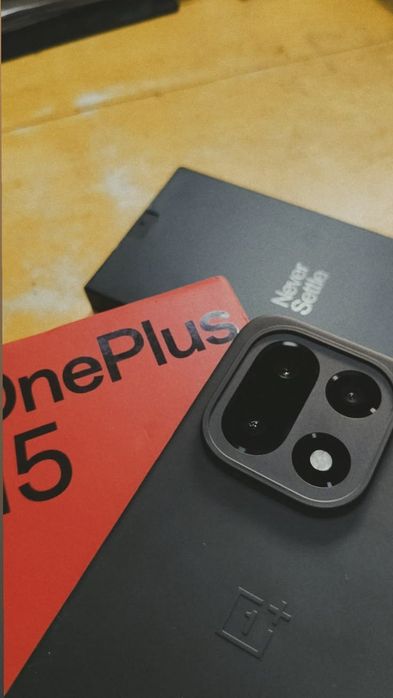 Продам OnePlus 15 16/512gb