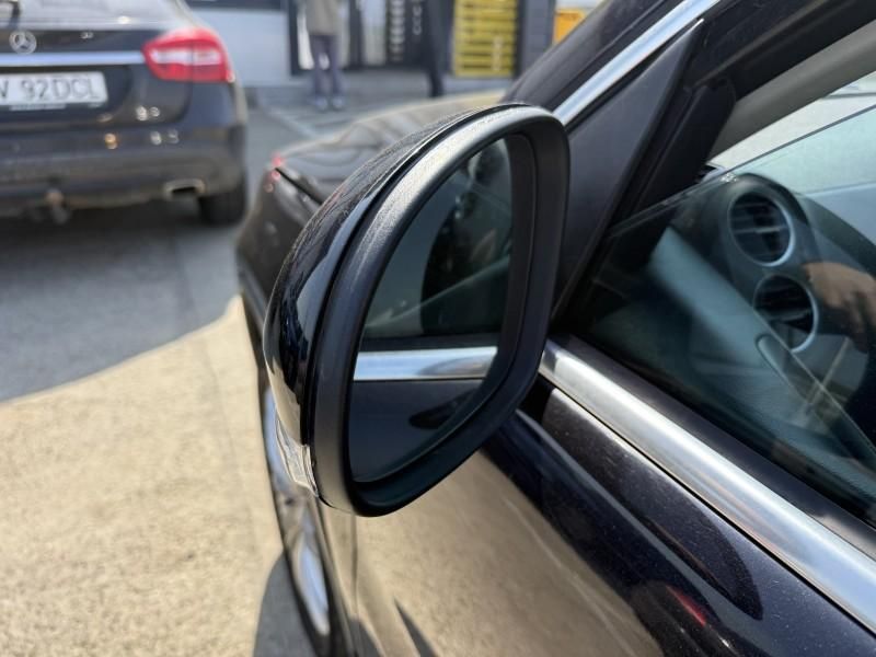 Oglinda stanga Volkswagen Tiguan culoare negru - lc9x SUV