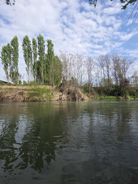 Продаётся участок 13 соток у реки ЗАХ.