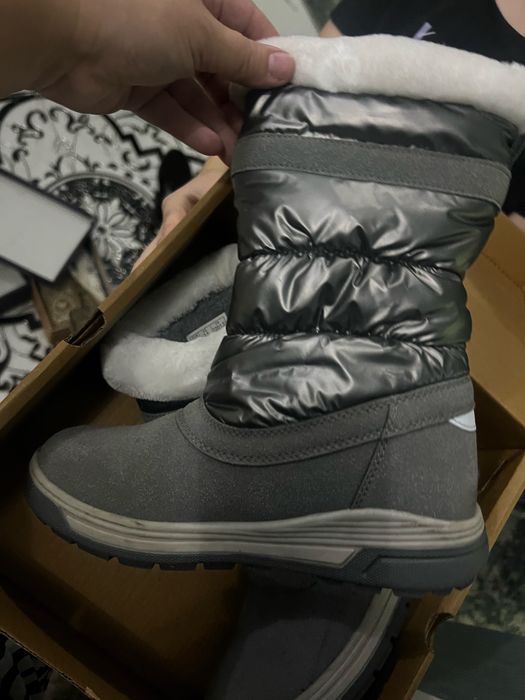 Продам детскую обувь