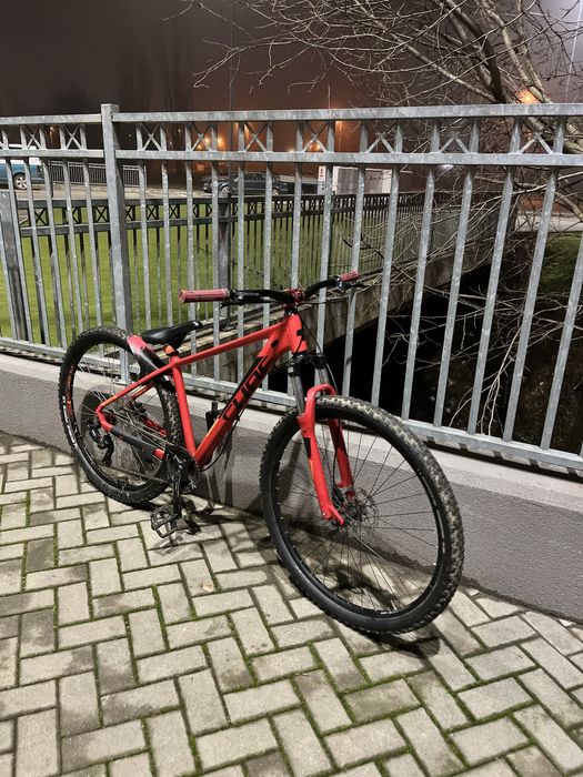 Vand bicicleta CUBE dirt jumper