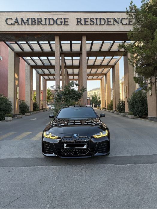 Bmw i-4 40 L night sport