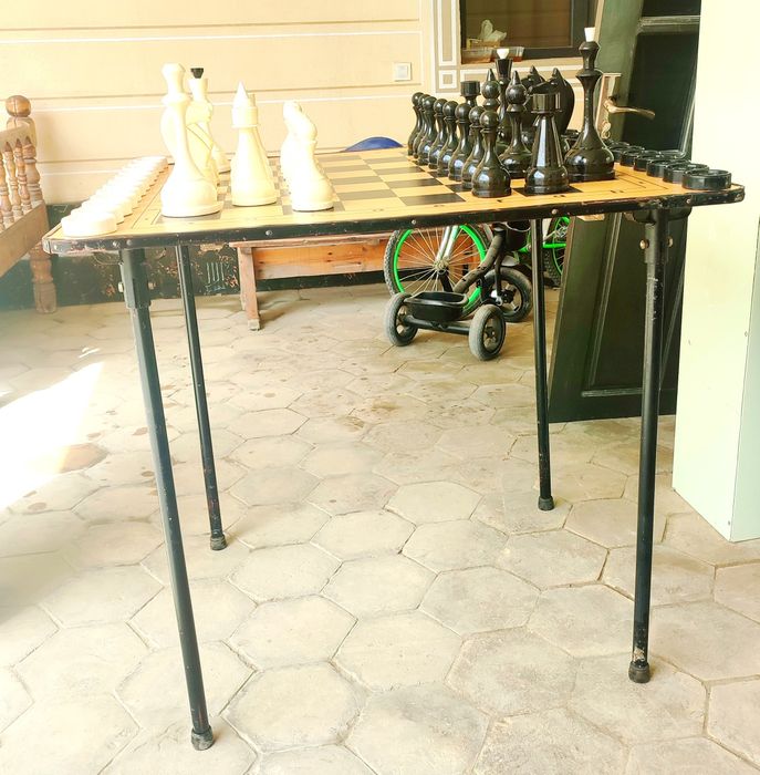 Продаётся настольные шахмат и шашки