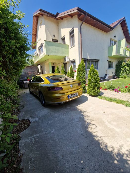 Vând casă tip duplex