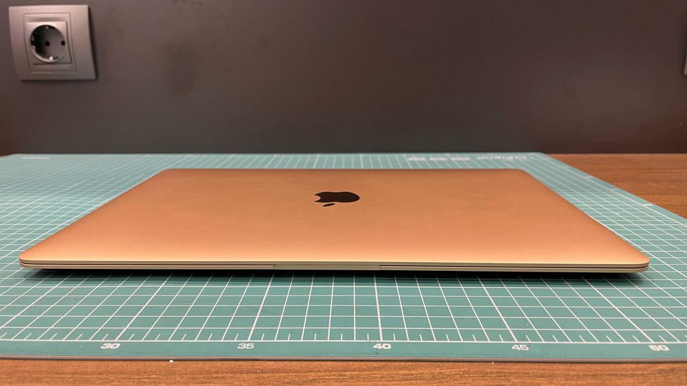 Mac book air 13 M1 Rose gold 256GB SSD КАТО НОВ 94% батерия