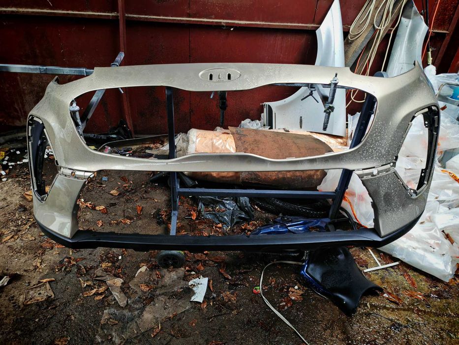 Bara fata Kia Sportage 2015-2021 + spoiler inferior impecabila OE