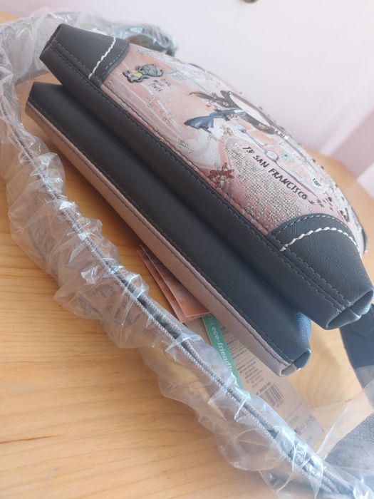 Чисто нова чанта Anekke