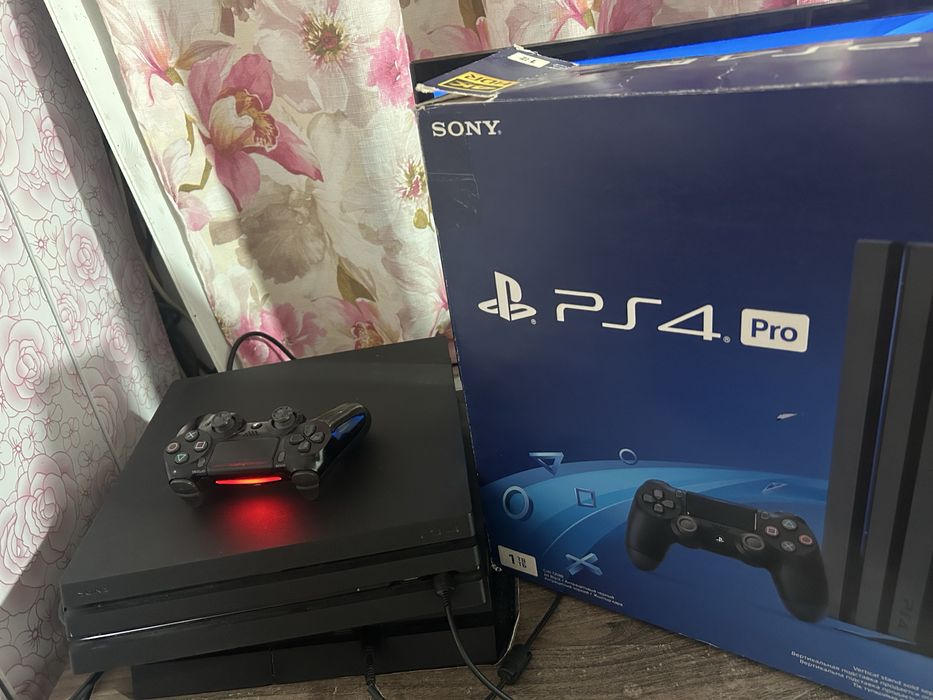 Прадам пс4про в хорошом состоянии на 1тб