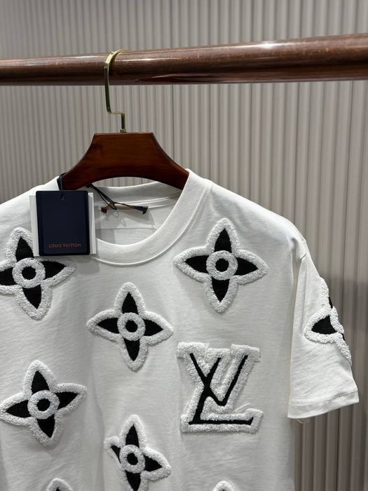 Мъжки тениски различни модели