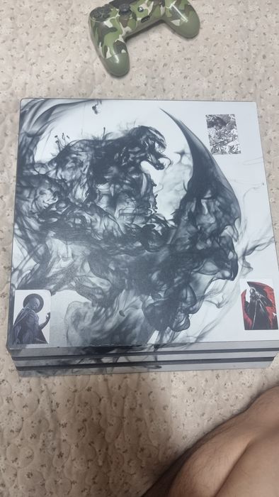 Продаю play station 4 pro