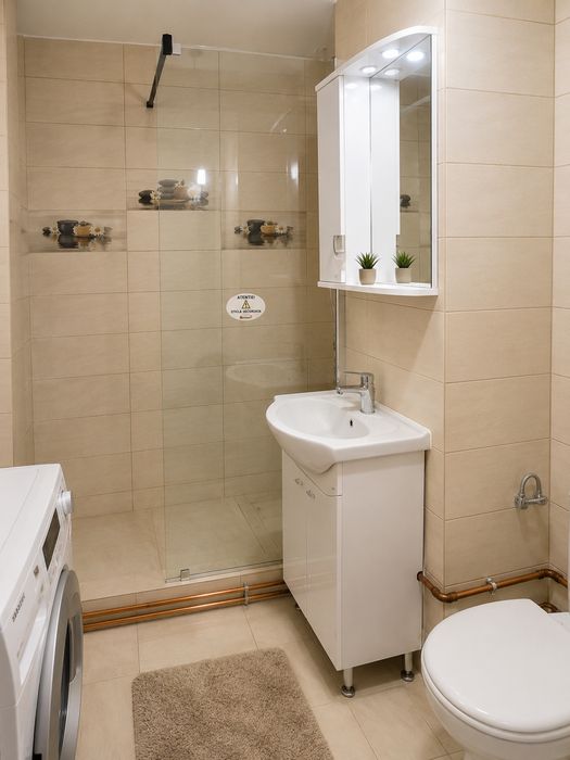 Apartament ultracentral renovat recent - mobilat și utilat complet