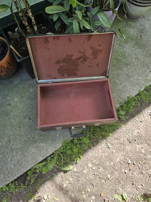 Чемоданы дипломат