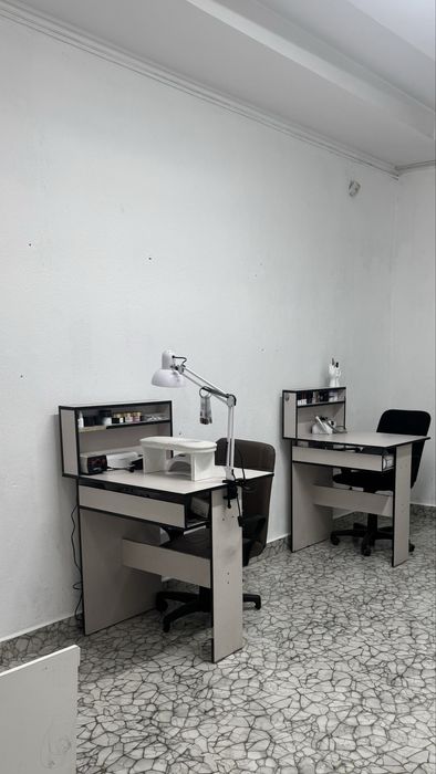 Сдам в аренду маникюрный стол