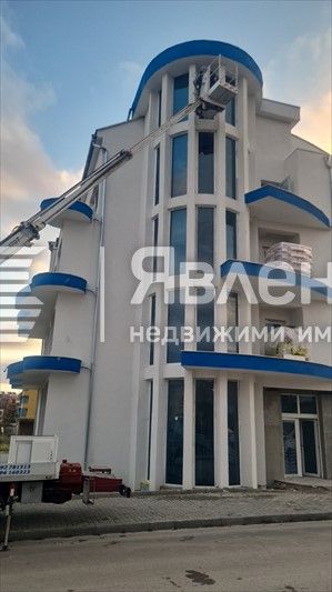 Тристаен апартамент в Равда