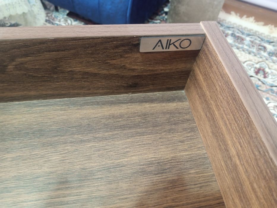 Продается стол письменный