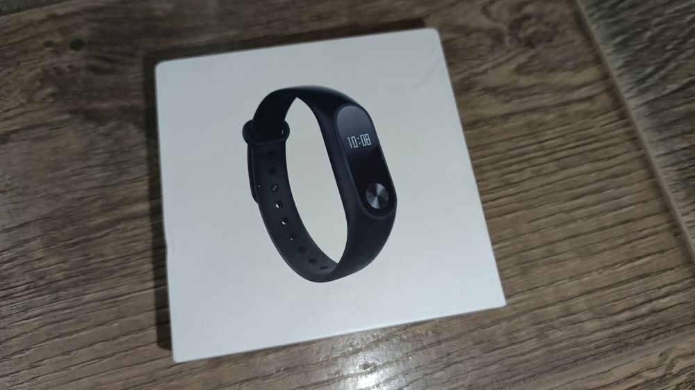 Фитнес гривни Mi band 2 и Mi band 6