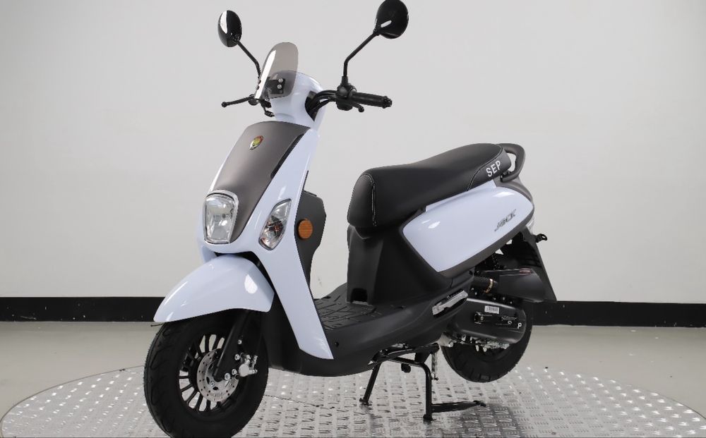 Scuter benzina fara permis