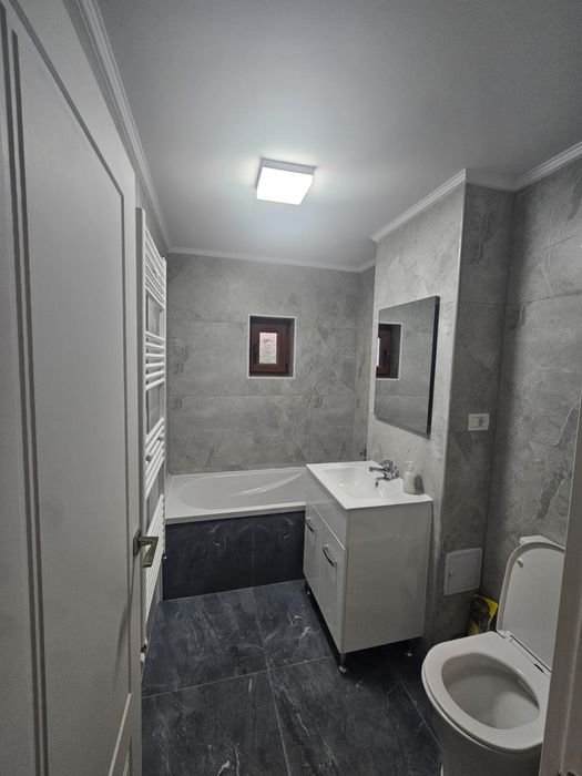 Vand apartament cu 2 camere