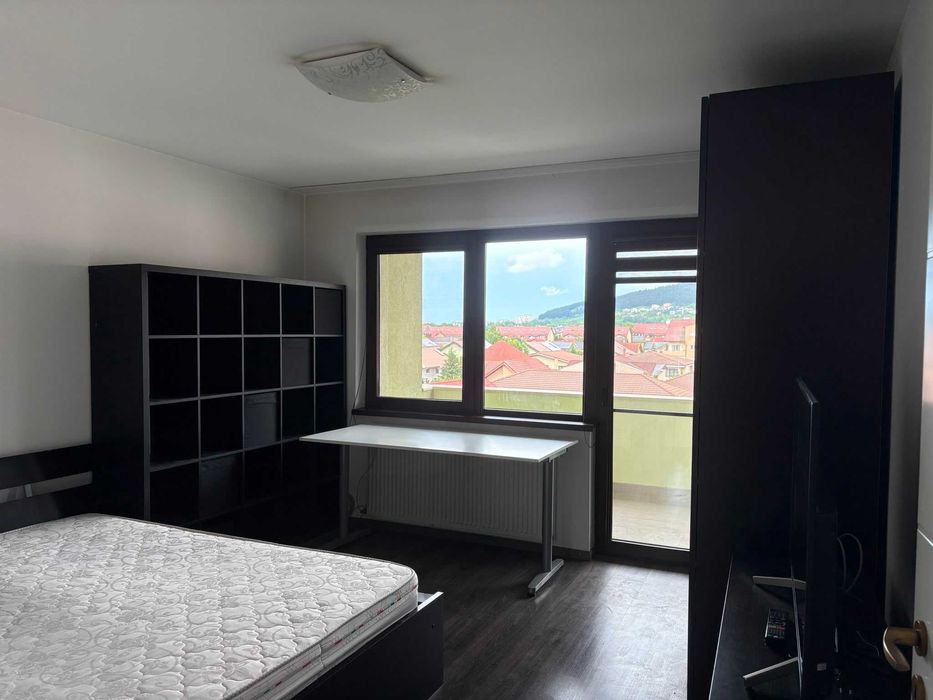 Închiriez apartament spațios (90 mp + 22mp balcoane), mobilat și utilat complet