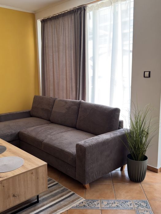 Дава се под наем Тристаен апартамент в Варна, Гръцка махала - 120 кв.м за 1000 € - Снимка #2