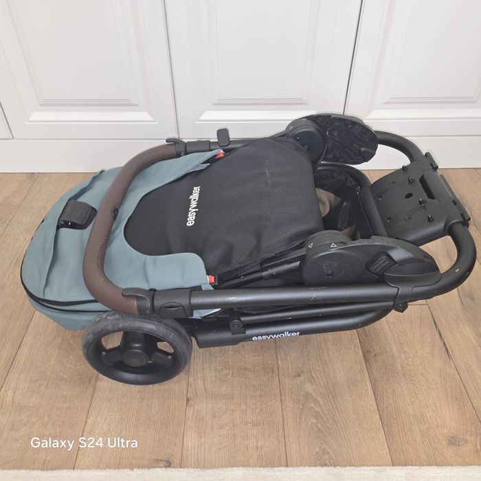 Продам детскую коляску