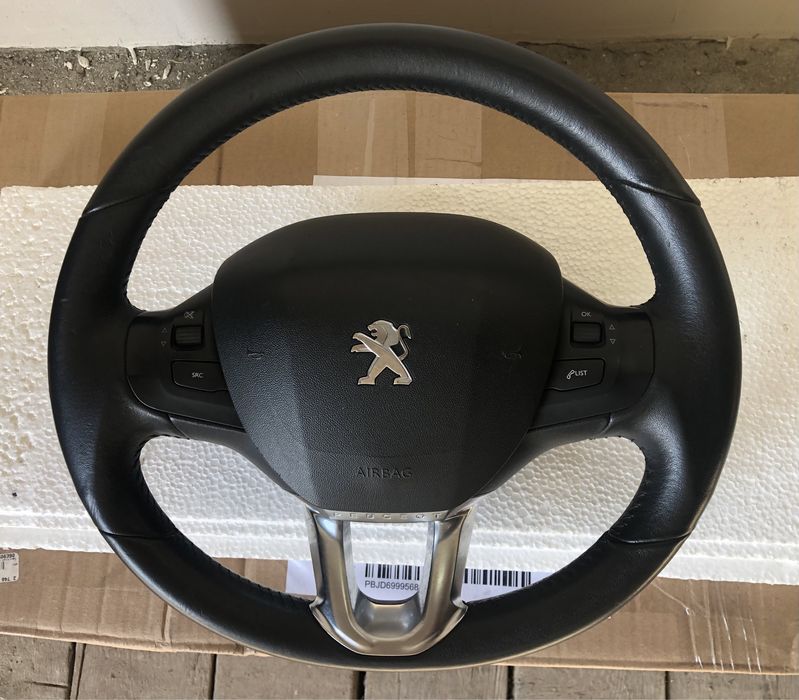 Волан Пежо 208 2013г, стелки пежо 308 2015г. други части предна броня