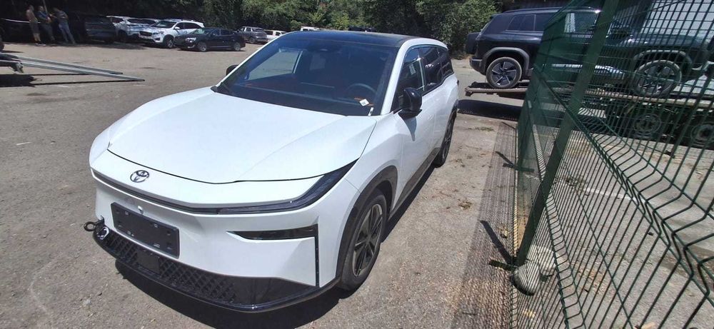 Продам новую Тойота BZ3X